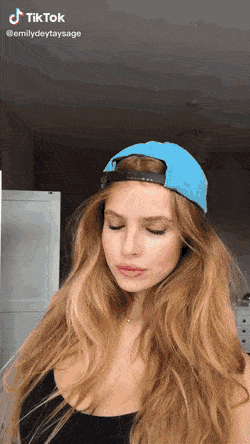 영국 모델 Emily Deyt-Aysage - 디쁠