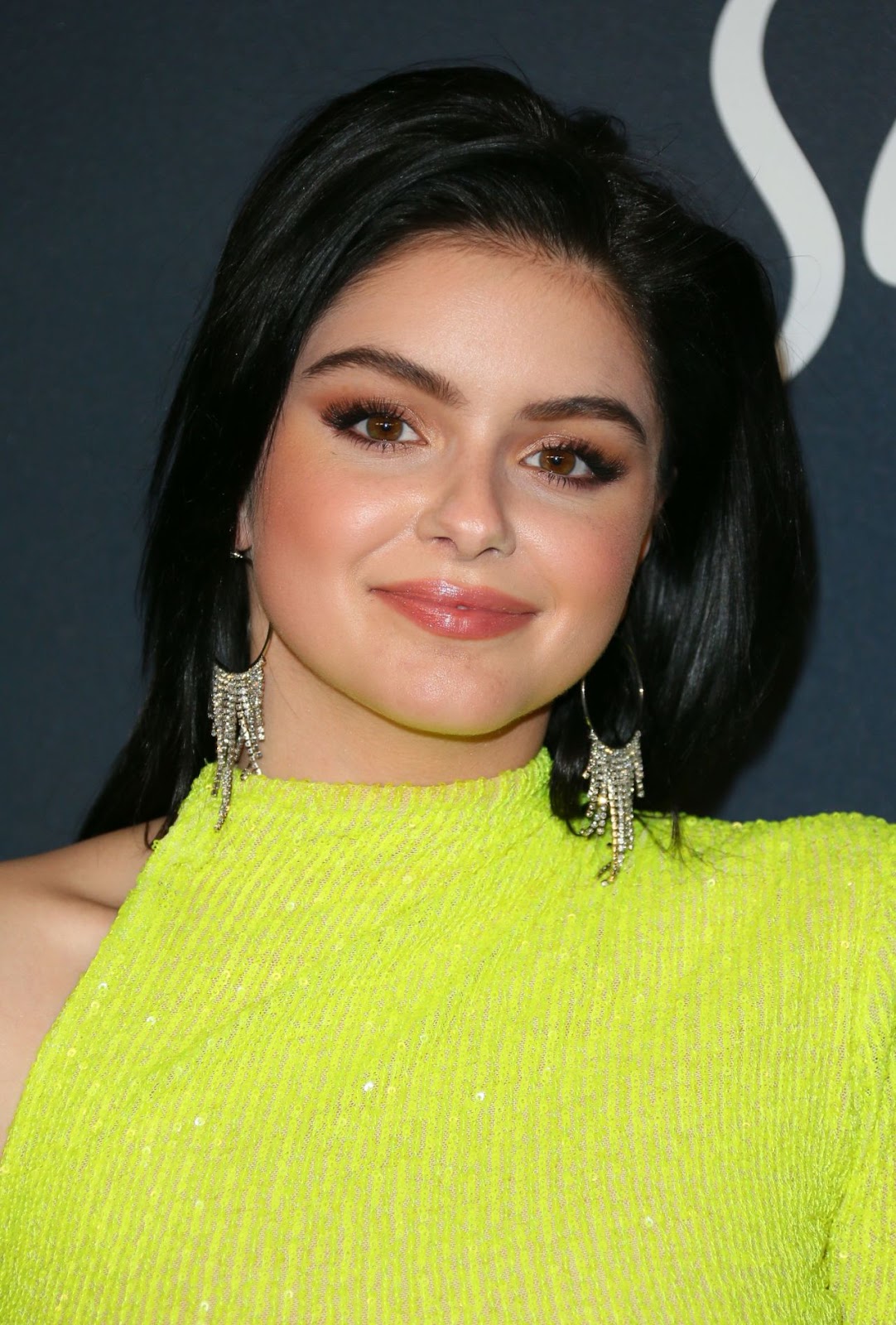 labels ariel winter share