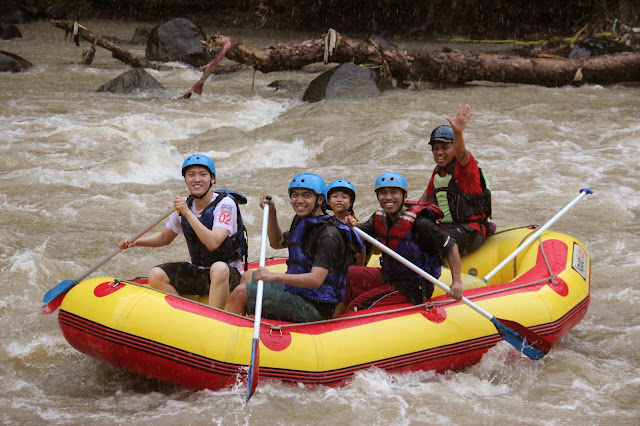 rafting ,sungai elo