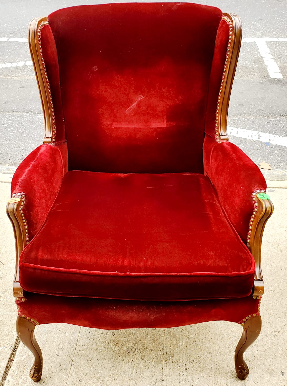 Uhuru Furniture & Collectibles 468788 Red Velvet Wingback Chair with