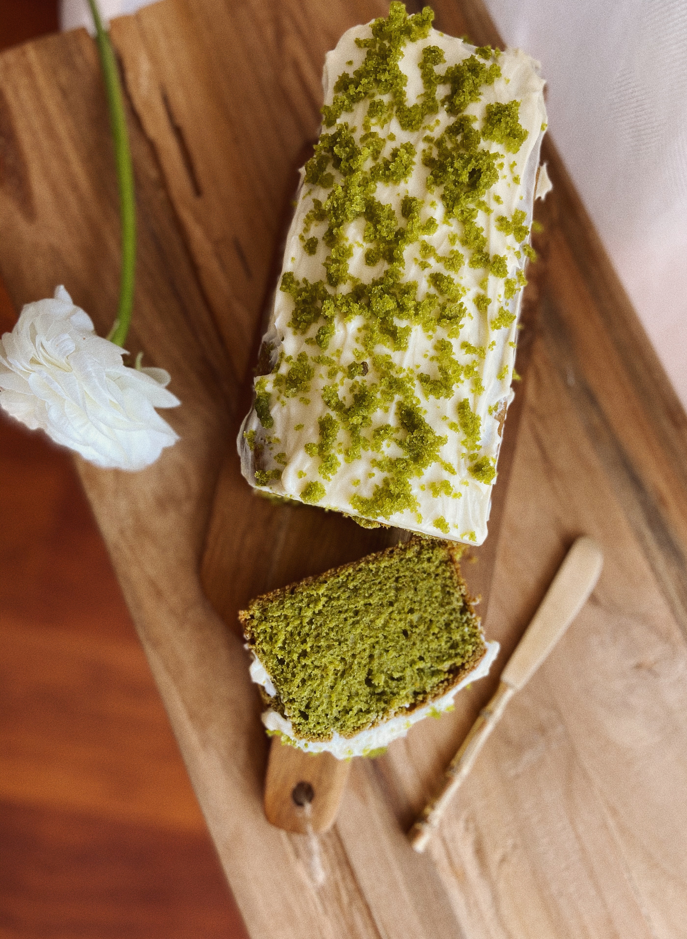 Ciasto, które poprawia nastrój - wiosenne ze szpinakiem i polewą