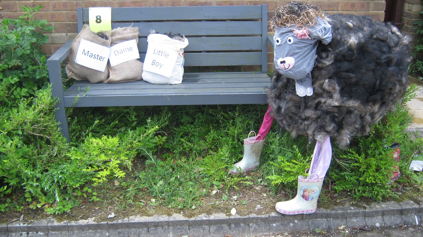 Loughton Scarecrow Trail 2017 Some of the other Scarecrows you can visit on the Park Circuit