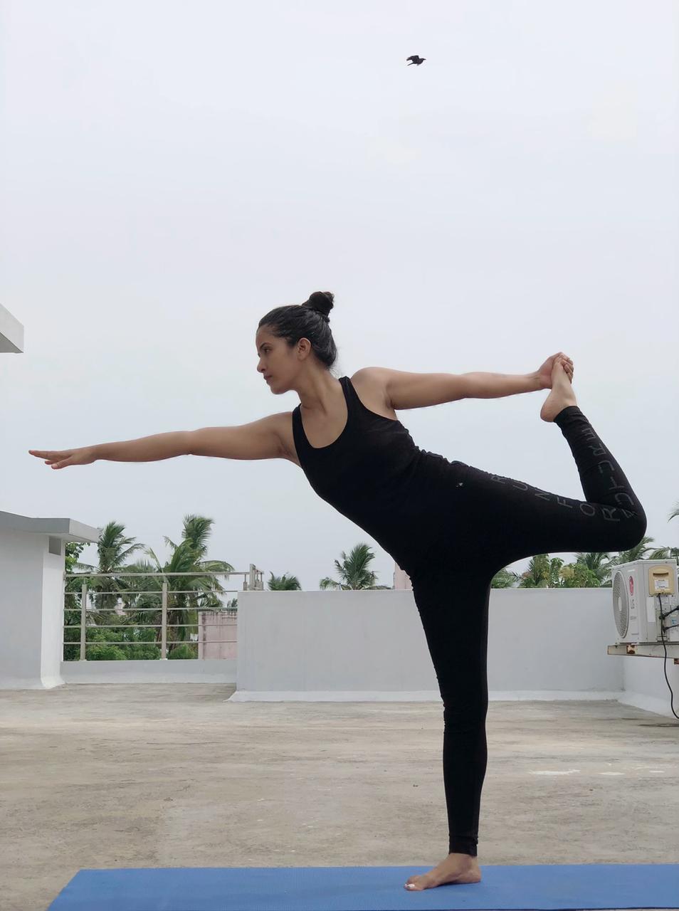 Leg Strengthening Yoga: உங்க கால்கள் எப்போதும் வலுவாக இருக்க இந்த  யோகாசனங்களை செய்யுங்க. | Best Yoga Poses For Leg Strength In Tamil |  Onlymyhealth Tamil | OnlyMyHealth