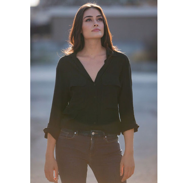 ‘Ertugrul Photography’ lead actress Esra Bilgic stuns in all-black outfit in her photo shoots