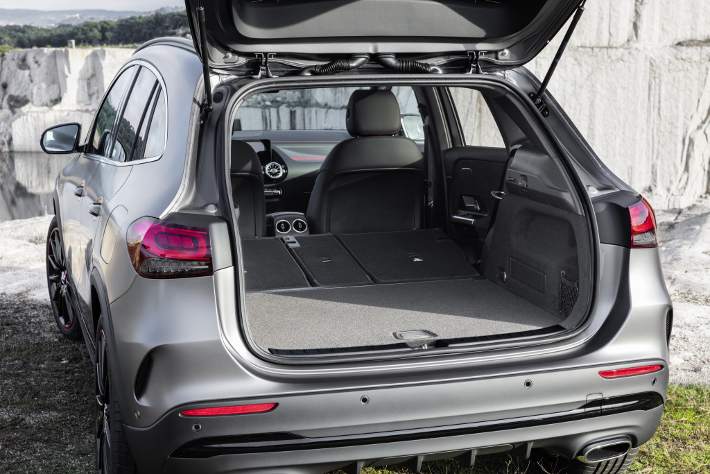 Mercedes. Le SUV compact gagne en habitabilité et en capacité de chargement. 19c0928 097 245484