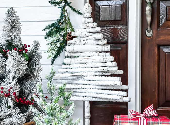 December 2021 Calendar White Snowflakes Red Christmas Decoration