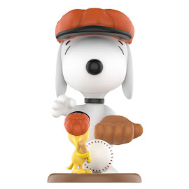 Pop Mart Baseball Team Licensed Series Snoopy The Best Friends Series Figure