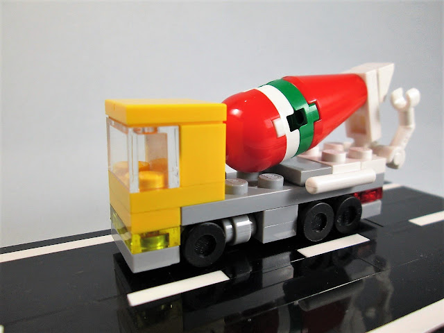 MOC LEGO Camião de cimento em micro escala