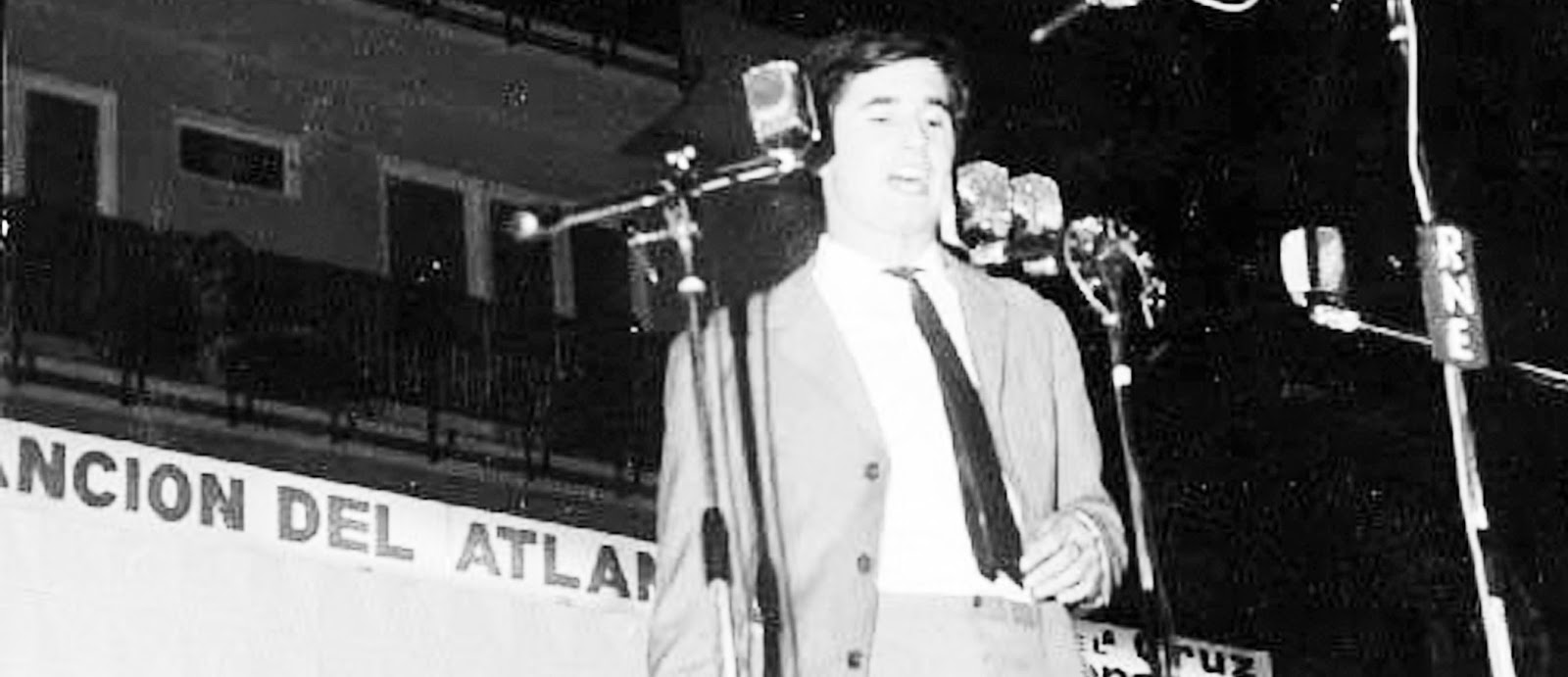 EFEMÉRIDES VÍCTOR MANUEL, EL CANTANTE QUE ALBOROTÓ EL DESAPARECIDO