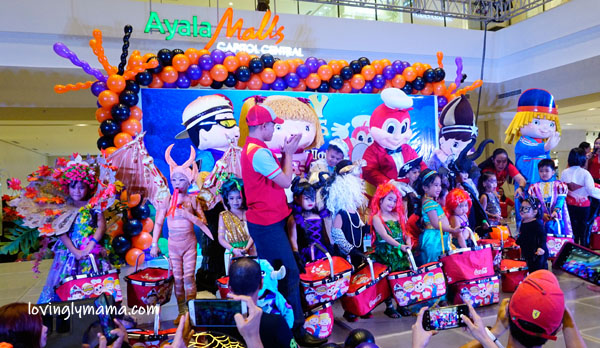 Jollibee Bacolod Halloween Express - Bacolod blogger - Bacolod mommy blogger - kids - daughters - Halloween costumes for kids - cosplay for kids - cowgirl - unicorn princess - Captain America - costumes for kids - scary costumes- pretend play - Ayala Malls Capitol Central - Jollibee and friends - best in costume contest