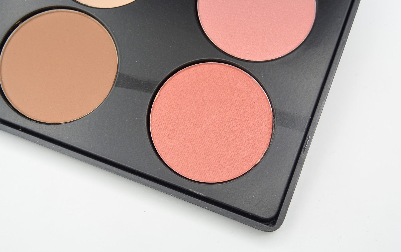 Max&More highlight foundation contour blush palette (Action