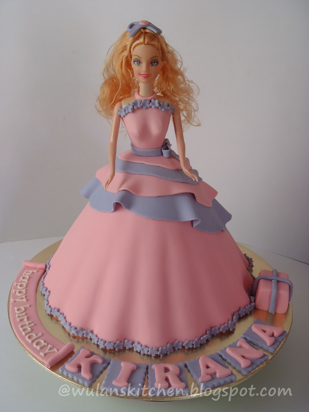 Wu Lan's Kitchen: Pink Purple Barbie Cake
