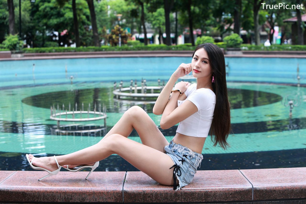 Image-Beautiful-Taiwanese-Girl-Lola-雪岑-Perfect-Long-Legs-Baby-TruePic.net- Picture-14