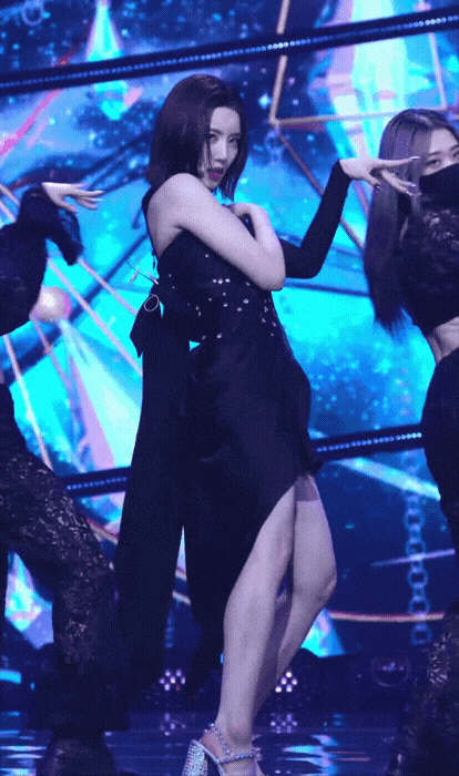 상체와 하체 다 실한 은비.gif