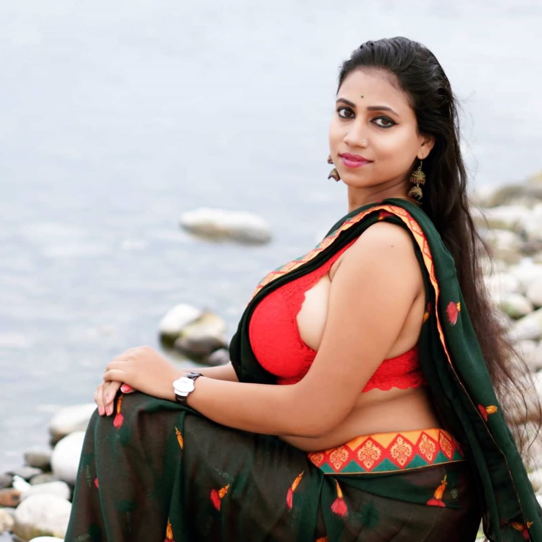 Sensational Bengali Model Nandini Nayek- Amazing Photos! 
