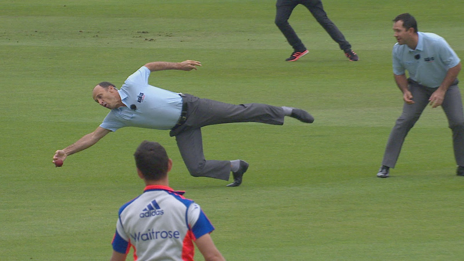 Sports Corner How to Catch a Cricket Ball