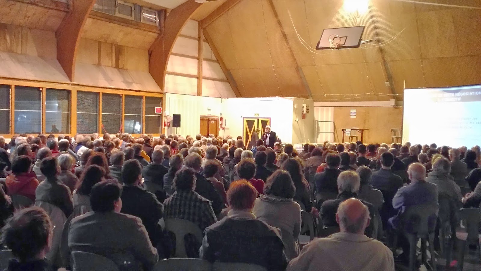 Alter autogestion Succès pour la conférence de RaoulMarc Jennar sur