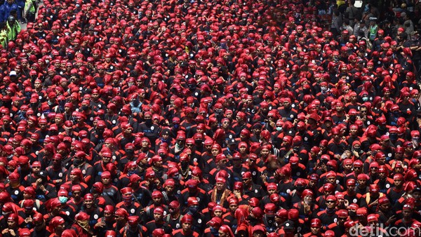 Jika Jokowi Teken UU Cipta Kerja, Buruh Ancam Demo Besar 1 November Jika Jokowi Teken UU Cipta Kerja, Buruh Ancam Demo Besar 1 November