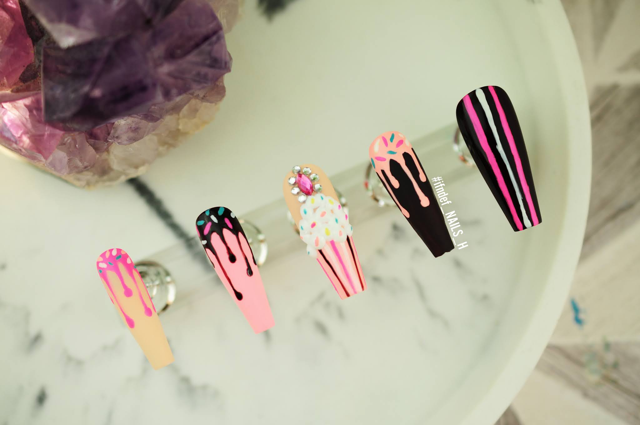 Ice cream Candy Brown, Pink Neon Ice Cream Drip Nails