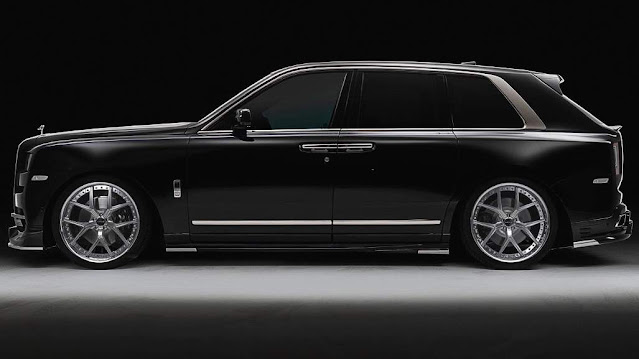 Rolls Royce Cullinan 2020 todo enfeitado chega ao Japão