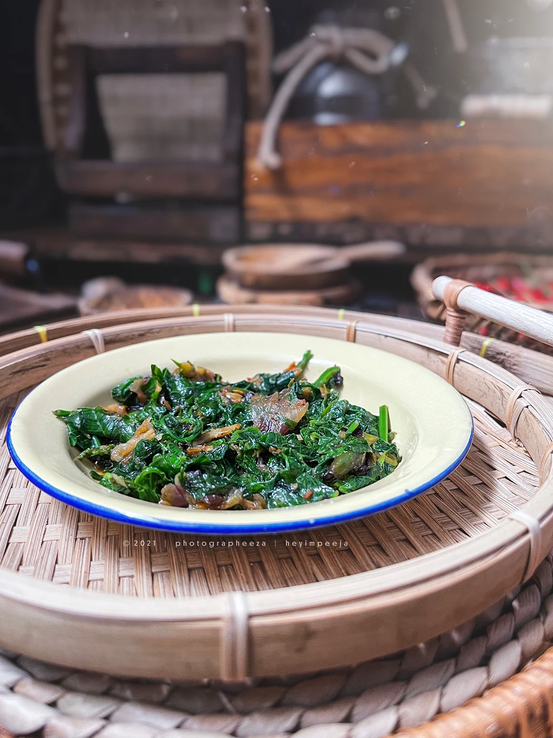 Sepiring Tumisan Sayur Pucuk Paku