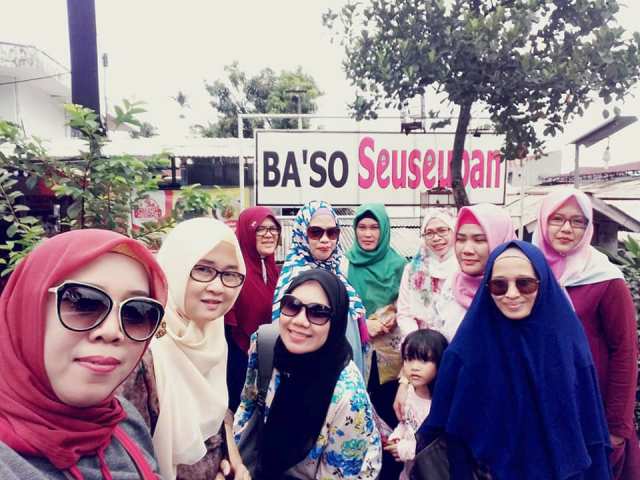 wisata kuliner bakso seuseupan di kota hujan bogor nurul sufitri mom lifestyle blogger traveling