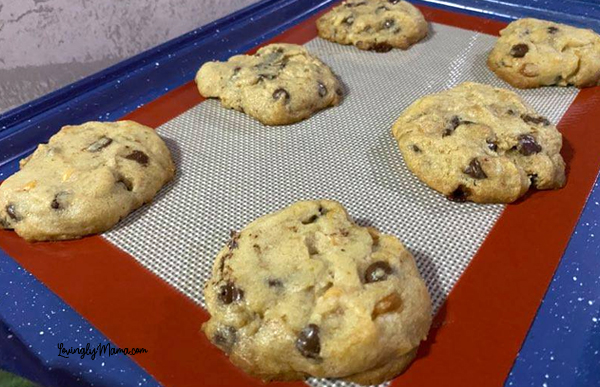 diabetes, Americans, comfort food, reduced-sugar chocolate chip cookie recipe, cookies, baking cookies, silicon cookie mat, parchment paper, baking paper, baking, home baker, homecook, moms cookies