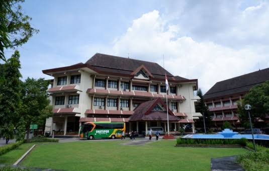 LOWONGAN PUSTAKAWAN Dibutuhkan PUSTAKAWAN, Dosen, dan