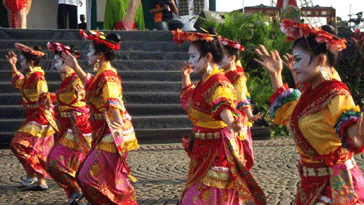 Download Tari Cokek Betawi Tarian Daerah Khas Betawi Dki Jakarta Desktop Wallpaper Get Wallpaper Tari Cokek Betawi Tarian Daerah Khas Betawi Dki Jakarta For Android Free