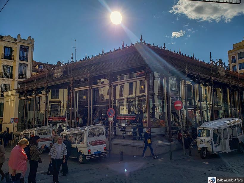 Fachada do Mercado de São Miguel: O que fazer em Madrid, Espanha