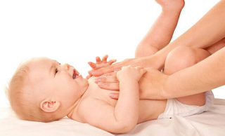 Cara Alami Untuk Mengatasi Perut Kembung Pada Bayi 