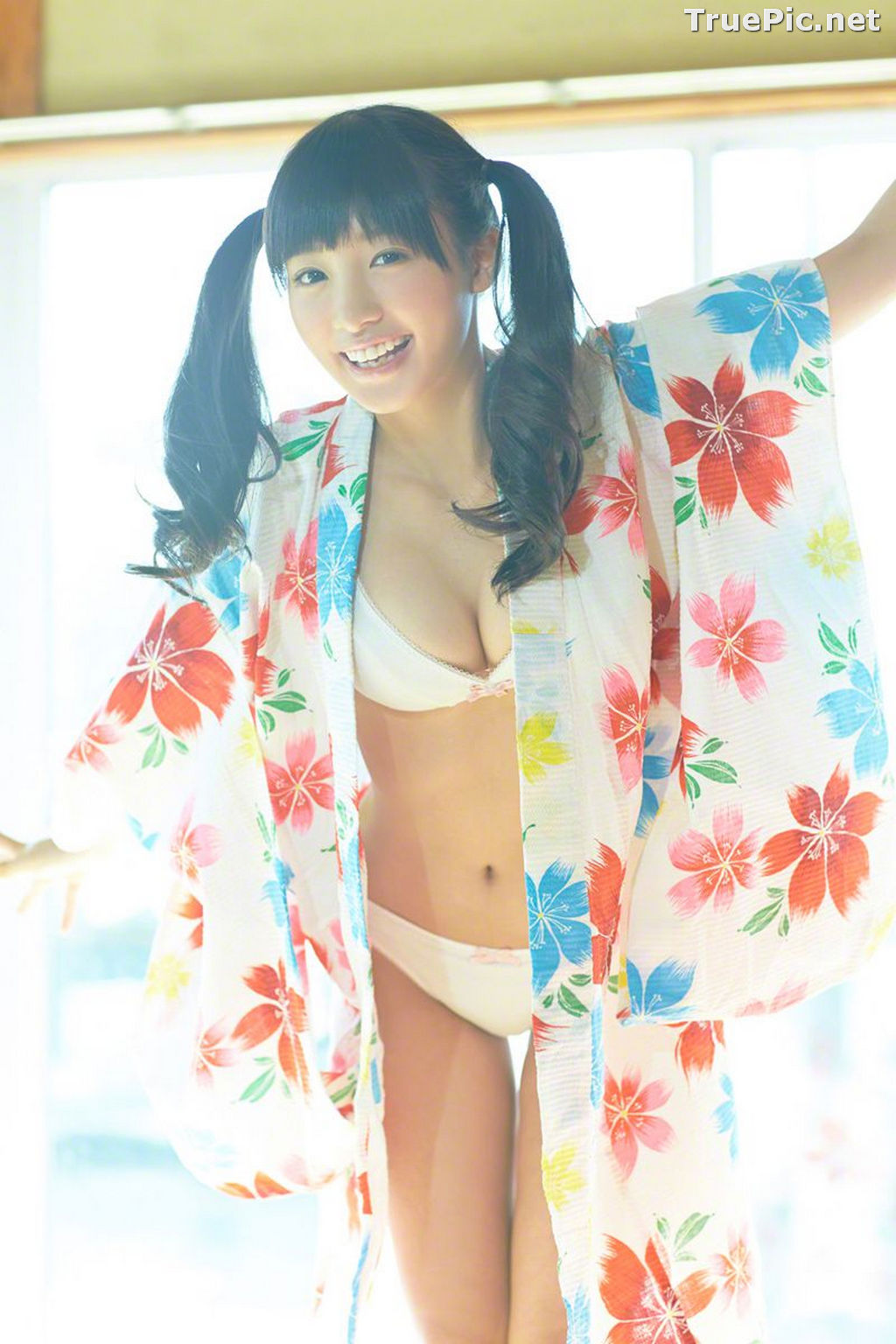 Image Wanibooks No.133 - Japanese Model and Singer - Hikari Shiina - TruePic.net - Picture-53
