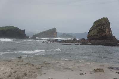1%2Bp Pantai Papuma, Reflika Keindahan Pantai Jember