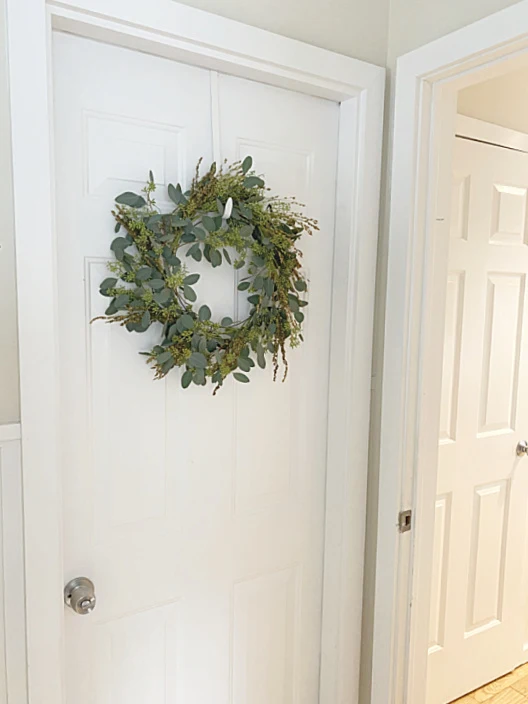 Neutral Wood Slice Pumpkin Wreath