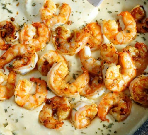 30 Minute Cheesy Garlic Shrimp Alfredo #dinner #homemade