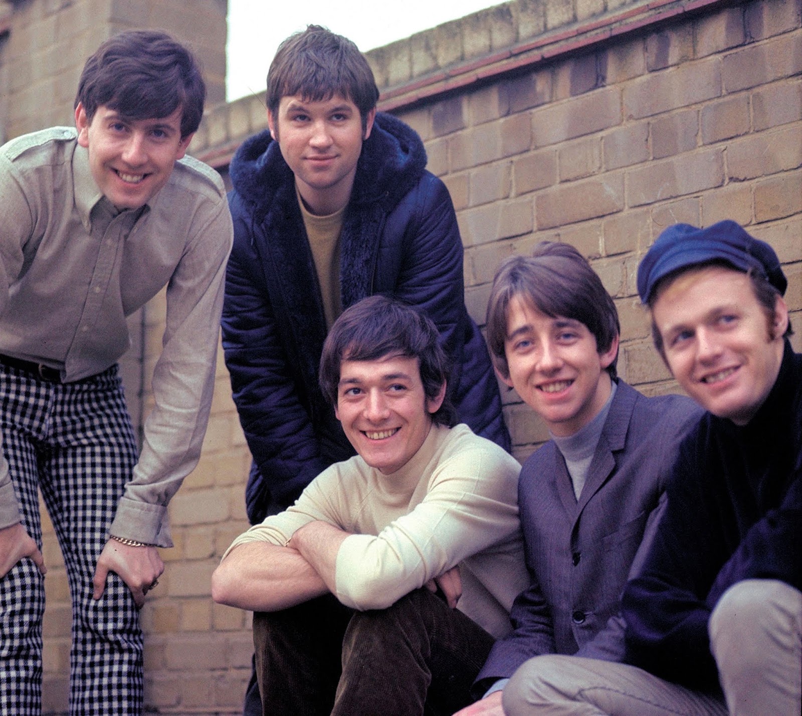 Staying power. The hollies 1966. Bus stop the hollies. Hollies 1965. Hollies 1965.