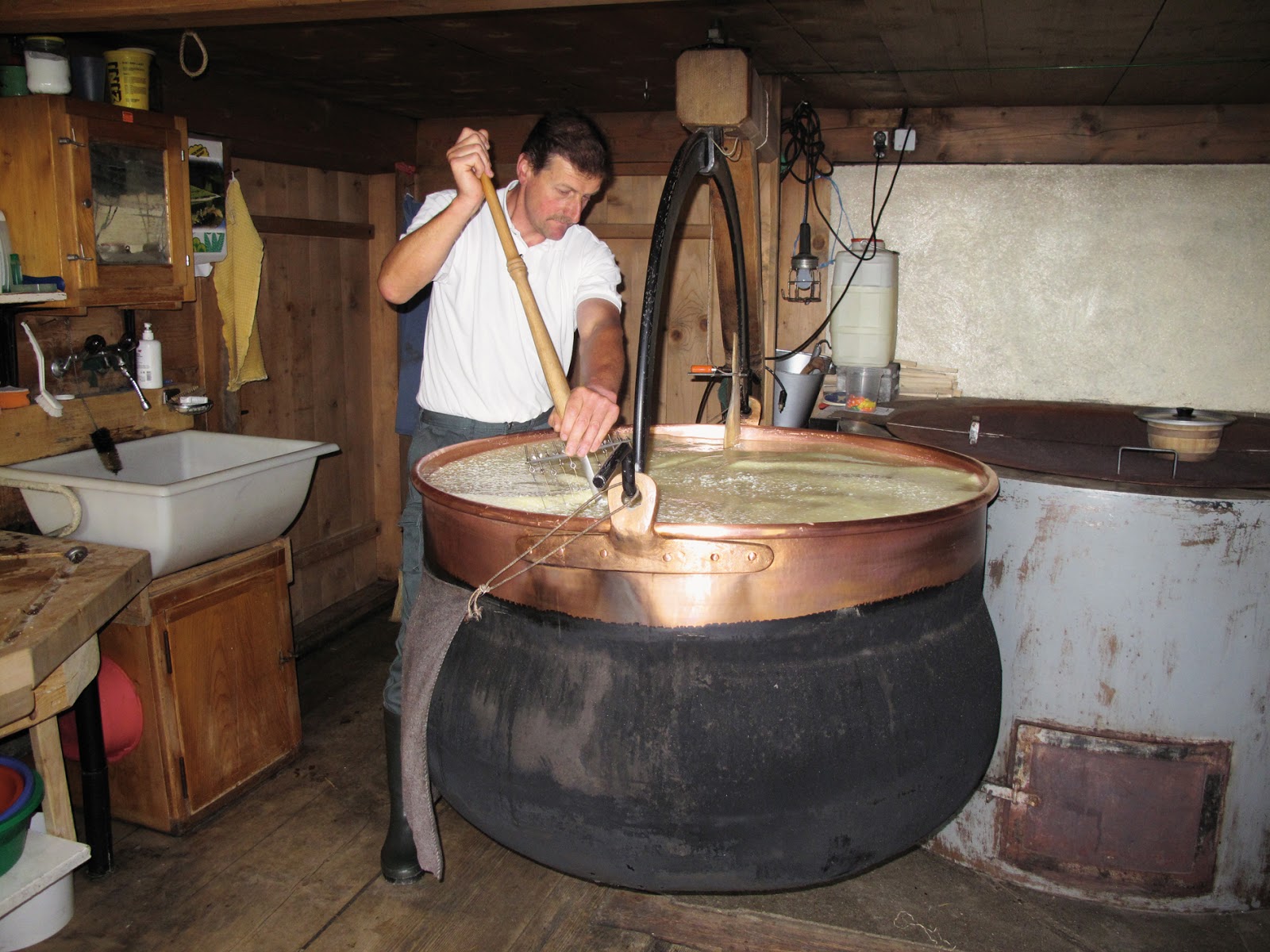 Cheese making in Gstaad. Photo: Gstaad Saanenland Tourismus.