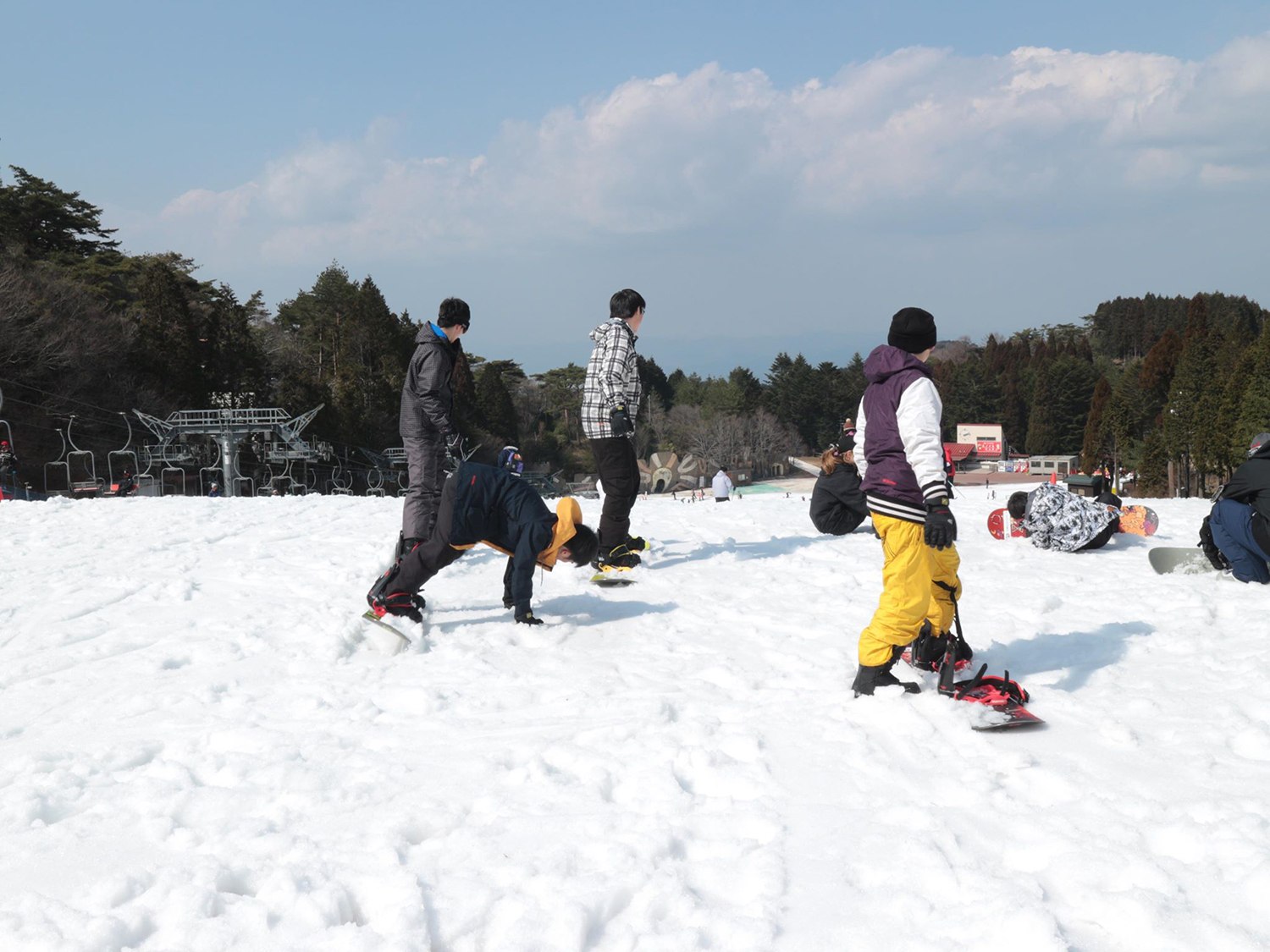 Where to Find Snow Resorts Near Osaka (Our First Snow Experience) Sar