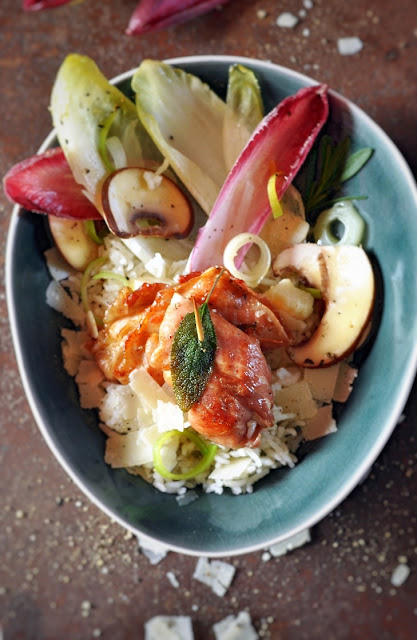 Saltimbocca vom Huhn mit Chicorée-Salat und Basmati