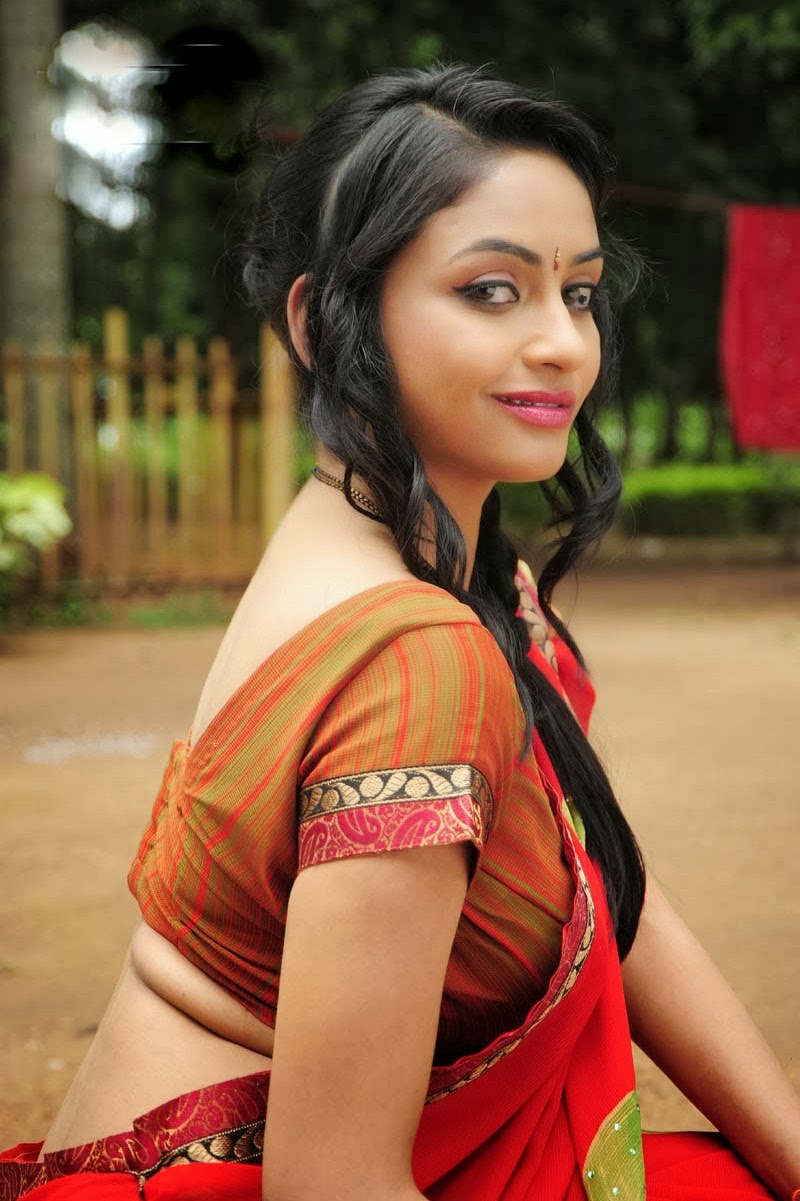 Mallu aunty in saree | Arpitha Aunty in Saree Sexy Pics 