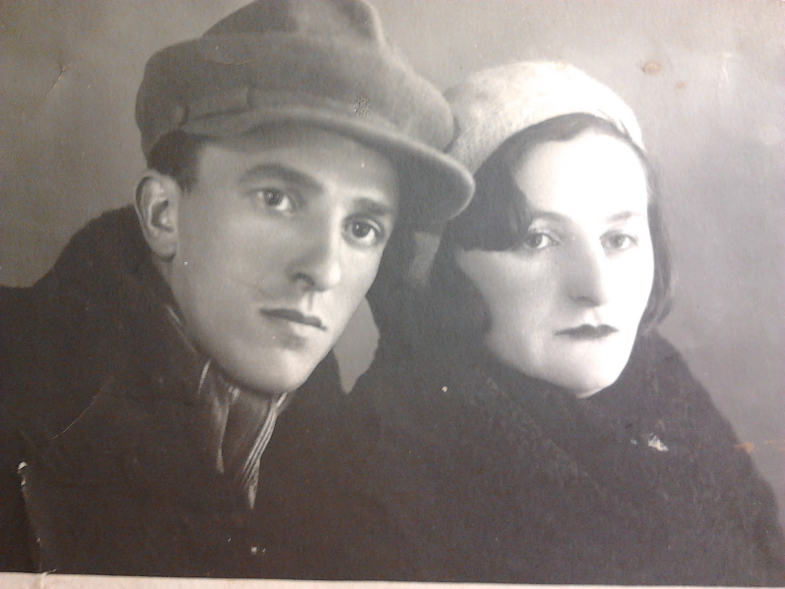 семейный архив с разговорами. берг. семейный архив с разговорами. тихий семейный вечер. интимный уровень общения.