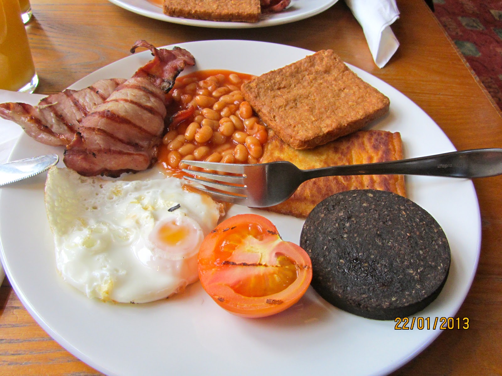 Travel Rabbits Scottish breakfast, The Last Post, Paisley