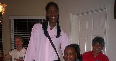 Tall Women and Height Comparison Photos : Tall Girls