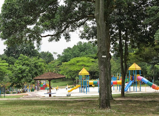 Foto 5: Taman permainan kanak-kanak