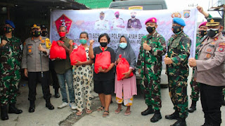 Sinergitas TNI POLRI Dalam Rangka Hut Ke-76 TNI, Yonmarhanlan I Belawan Bersama Pomal Lantamal I Dan Polres Pelabuhan Belawan Bagikan Paket Sembako 1 Screenshot 20211005 204152