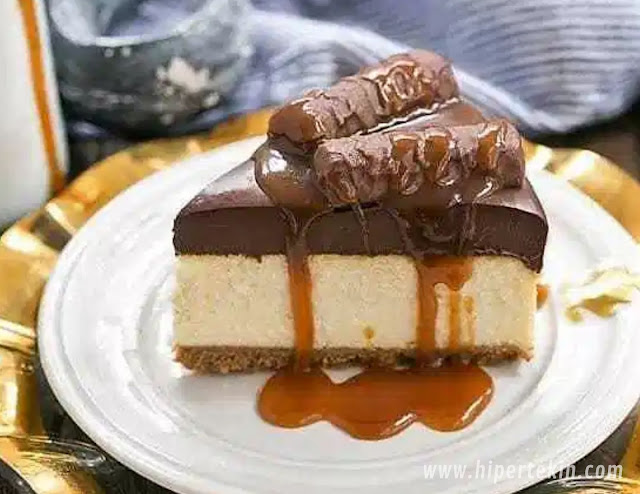 CHOCOLATE CARAMEL TWIX CHEESECAKE