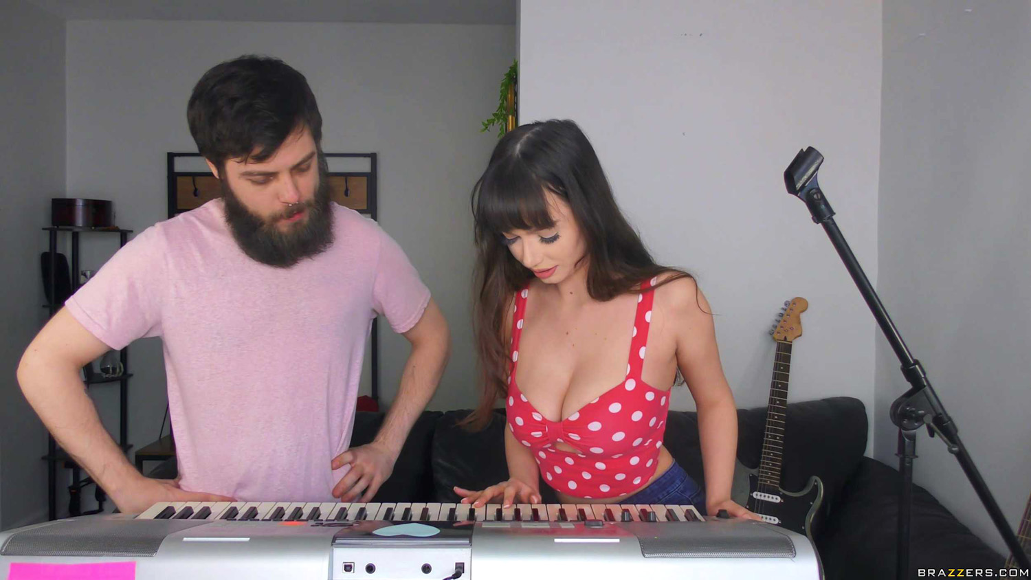 Jessica Starling Makes Music With Blowjob and Good Fucking Brazzers
