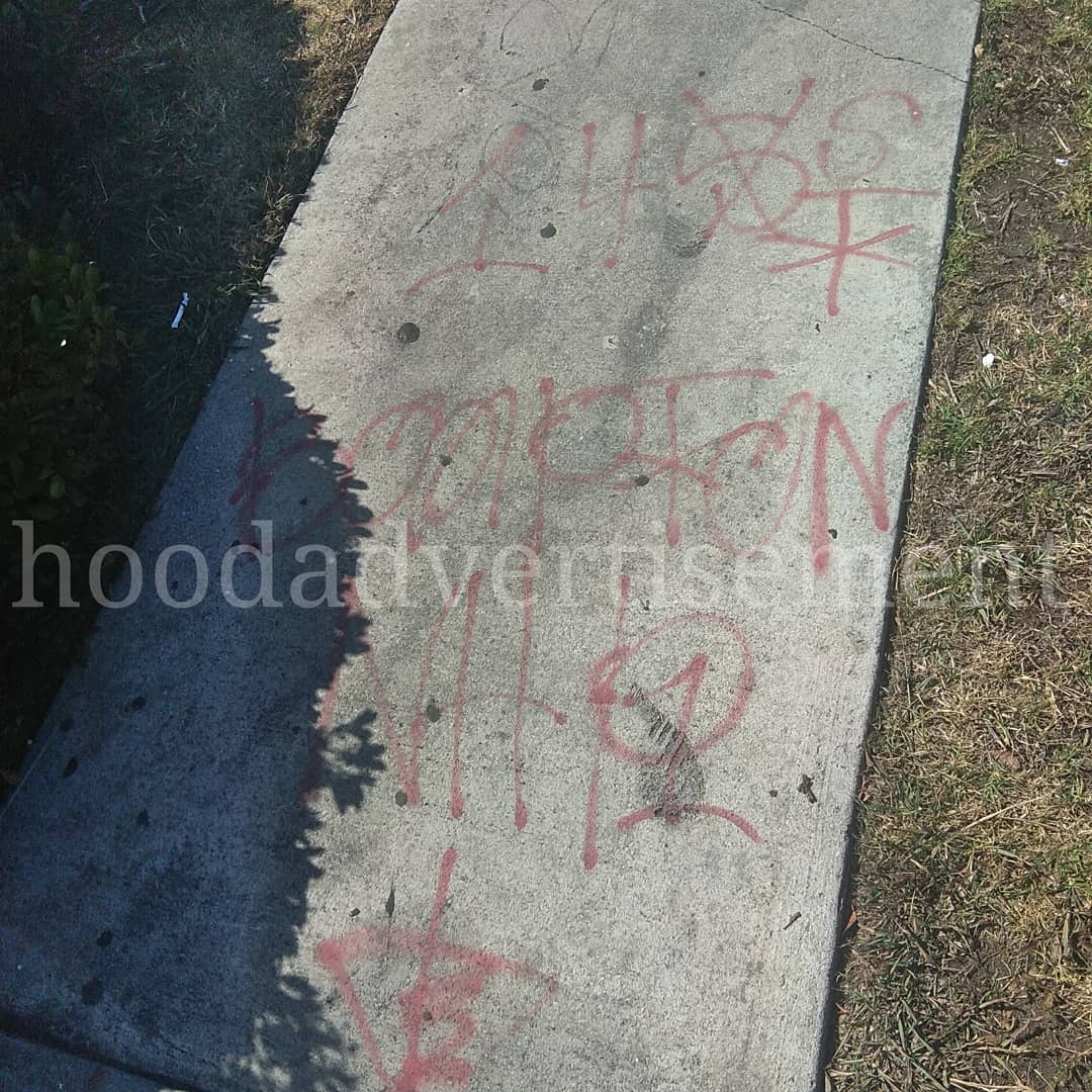 blood gangs graffiti neighborhood piru ( 145 street , compton )
