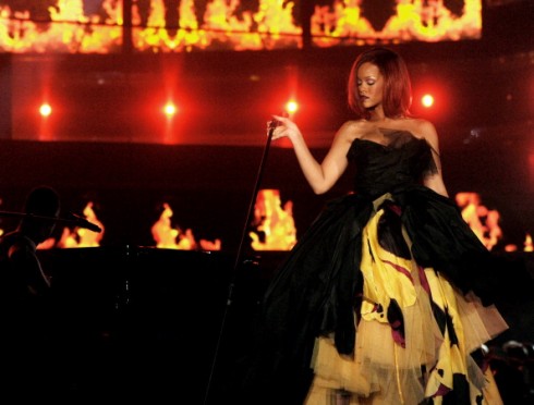 Rihanna Fire Bomb MP3, Video & Lyrics Rihanna Fire Bomb MP3, Video & Lyrics