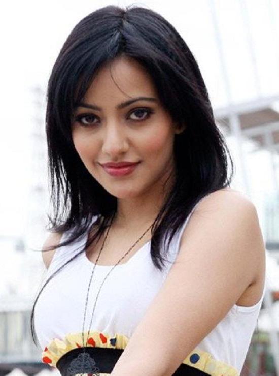 Bollywood Actress Neha Sharma Latest Hot Photos Gallery | Glamsham Photos